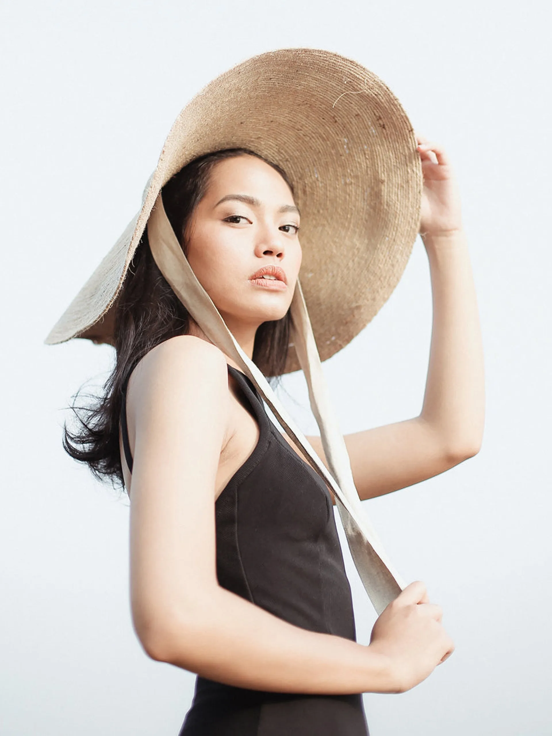 Lola wide brim jute straw hat in natural beige