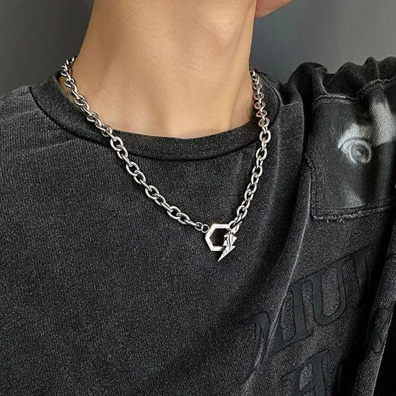 Lumière Éclatante Lightning Hexagon Steel Necklace