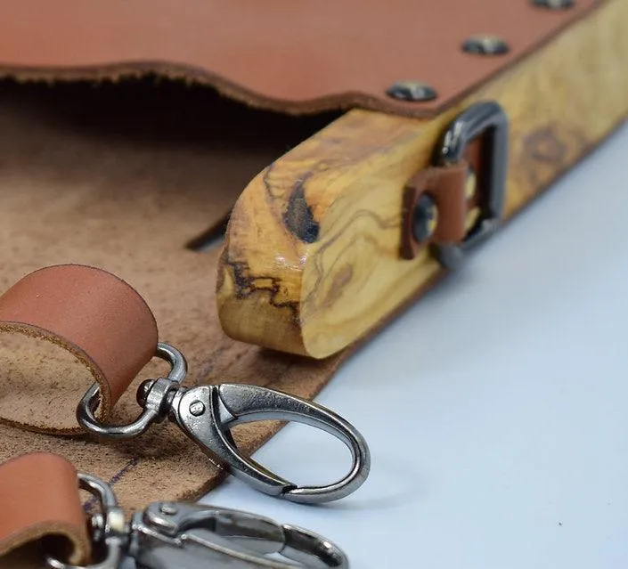 Mint belt bag from leather and wood