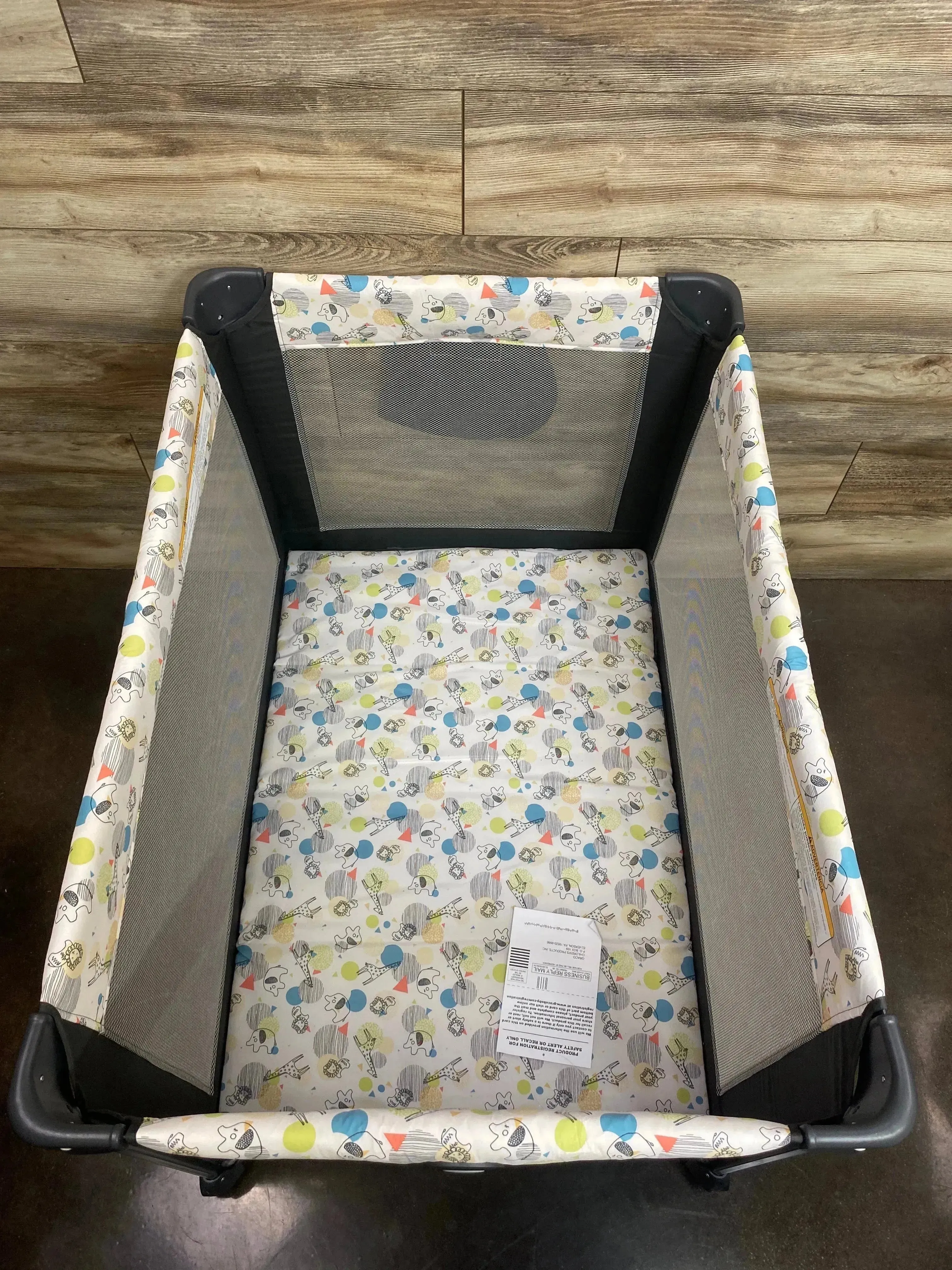 NEW Graco Pack 'n Play Portable Playard in Carnival