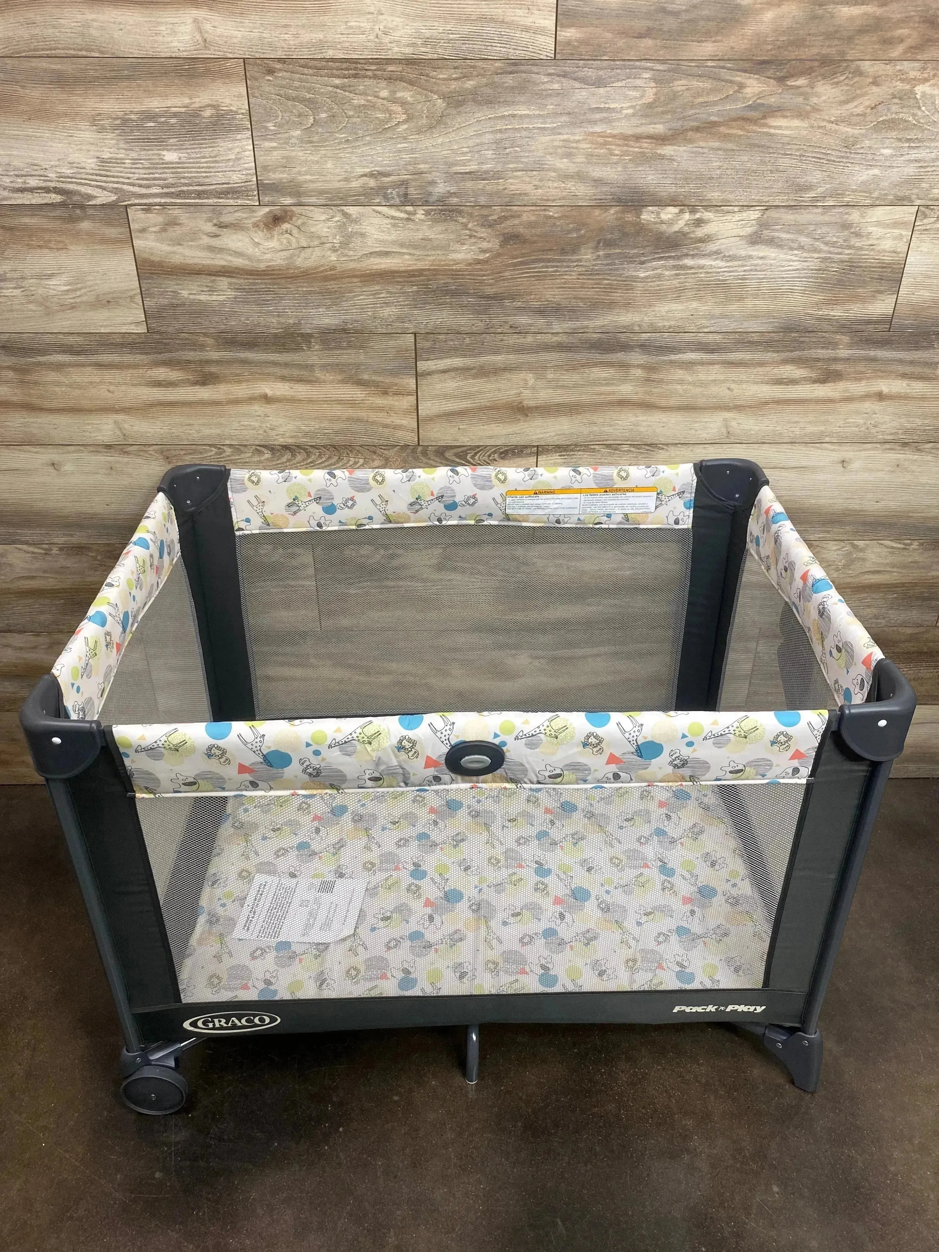 NEW Graco Pack 'n Play Portable Playard in Carnival